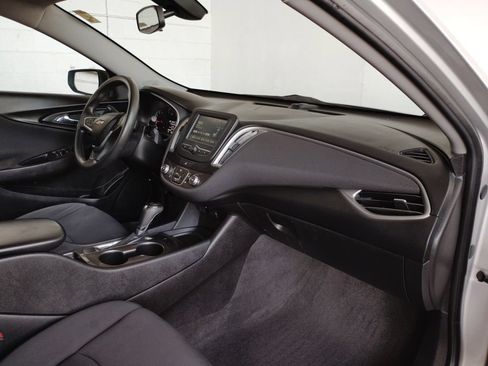 Used 2017 Chevrolet Malibu LS FWD image 11
