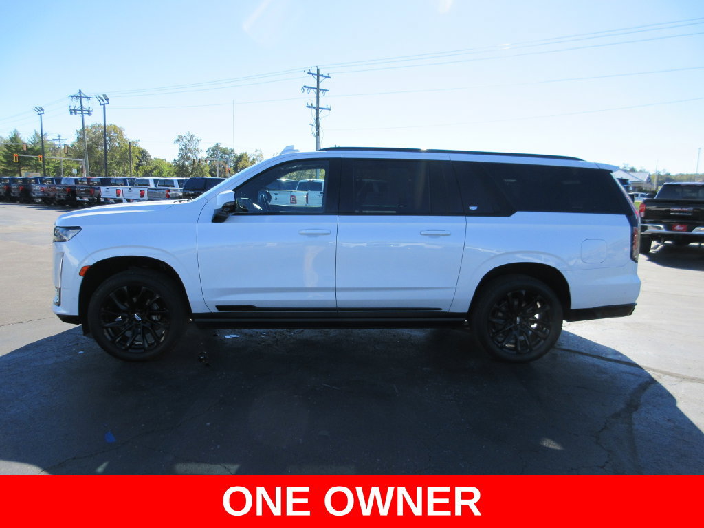 Used 2023 Cadillac Escalade ESV Sport w/ LPO, ONYX Package AWD/4WD image 10