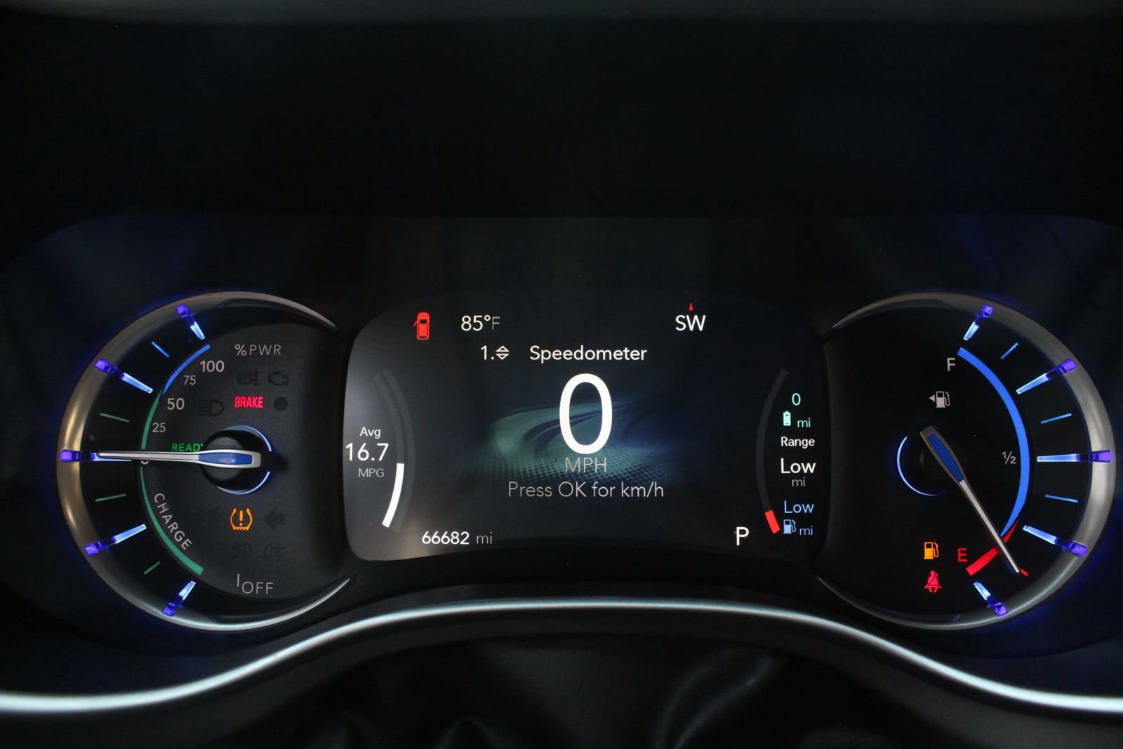 Used 2023 Chrysler Pacifica Touring-L FWD image 31