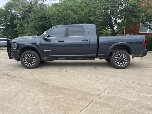 Used 2026 RAM 2500 Limited AWD/4WD image 3