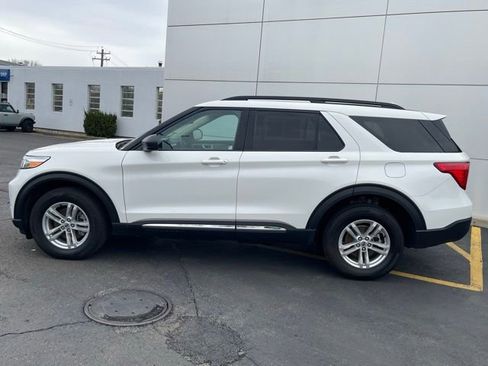 Used 2022 Ford Explorer XLT image 4