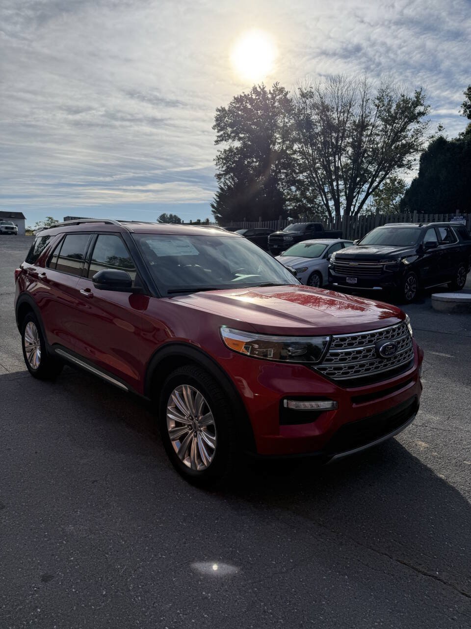 Used 2021 Ford Explorer Limited w/ Equipment Group 301A AWD/4WD image 3