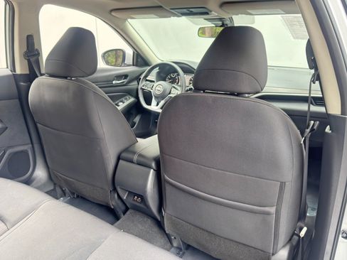 Used 2025 Nissan Altima 2.5 SV w/ SV Premium Package FWD image 31