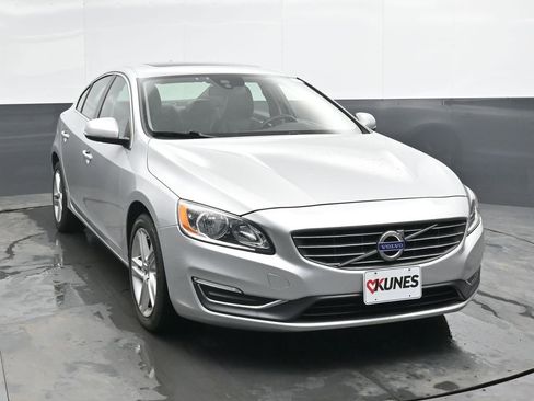 Used 2014 Volvo S60 T5 image 4