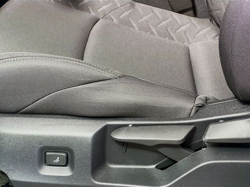 Used 2025 Toyota Tacoma SR AWD/4WD image 15