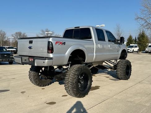 Used 2014 Ford F250 Lariat w/ Lariat Interior Package image 6