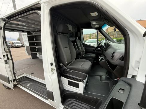 Used 2022 Mercedes-Benz Sprinter 1500 image 37