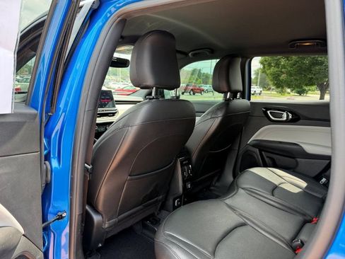 Used 2023 Jeep Compass Limited AWD/4WD image 15