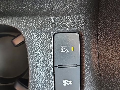 Used 2020 Chevrolet Sonic LT image 33