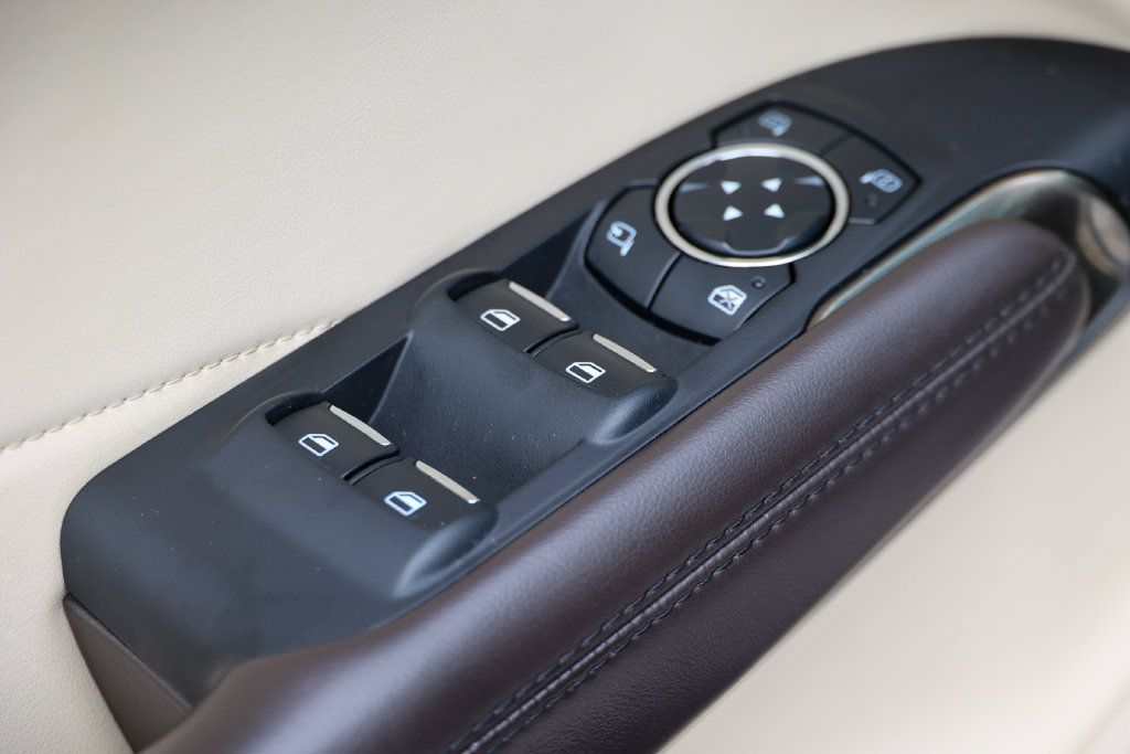 Used 2015 Lincoln MKC AWD w/ Equipment Group 102A Reserve image 6