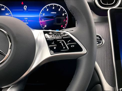 Used 2026 Mercedes-Benz GLC 300 image 22