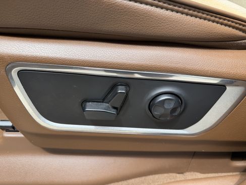 Used 2019 RAM 1500 Laramie RWD image 37