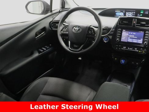 Used 2020 Toyota Prius L Eco image 27