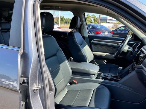 Used 2023 Volkswagen Atlas SE w/ Panoramic Sunroof Package AWD/4WD image 8
