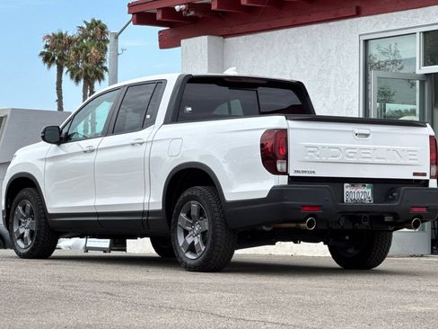 Used 2025 Honda Ridgeline TrailSport image 6