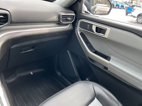 Used 2023 Ford Explorer XLT w/ Equipment Group 202A image 19