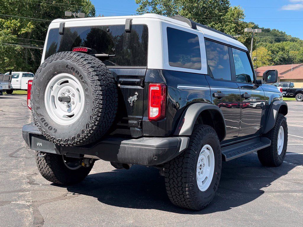 Used 2025 Ford Bronco Heritage Edition AWD/4WD image 6