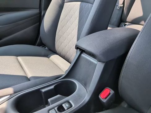 Used 2024 Toyota Corolla LE FWD image 21