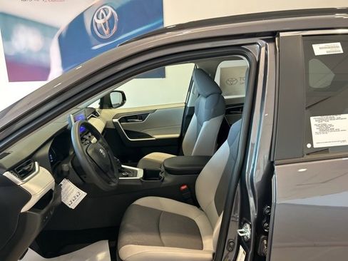 New 2025 Toyota RAV4 XLE image 14