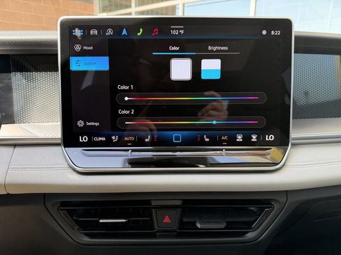 Used 2025 Volkswagen Tiguan SE w/ Panoramic Sunroof Package AWD/4WD image 21