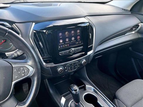 Used 2020 Chevrolet Traverse LT image 8