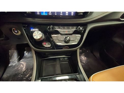 Used 2022 Chrysler Pacifica Pinnacle AWD/4WD image 11