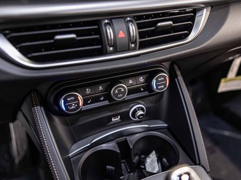 New 2025 Alfa Romeo Stelvio Sprint image 29