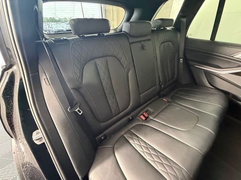 Used 2025 BMW X5 xDrive50e AWD/4WD image 33