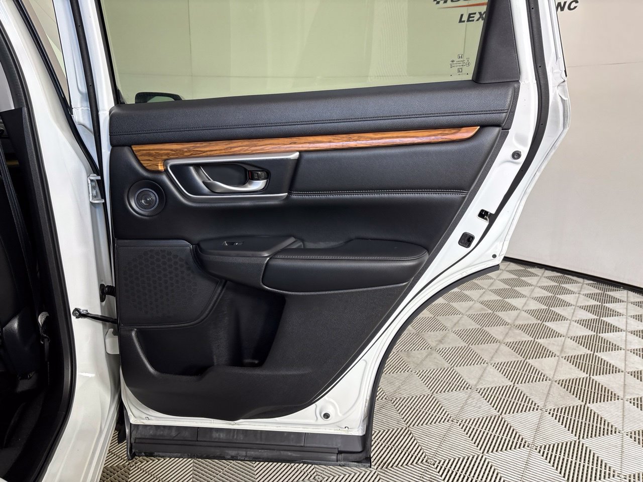 Used 2020 Honda CR-V Touring image 27