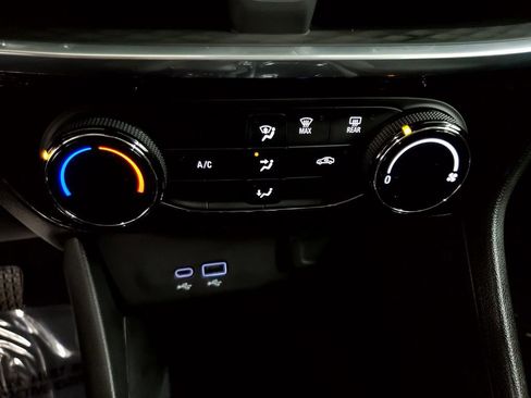 Used 2024 Buick Encore GX Sport Touring image 16