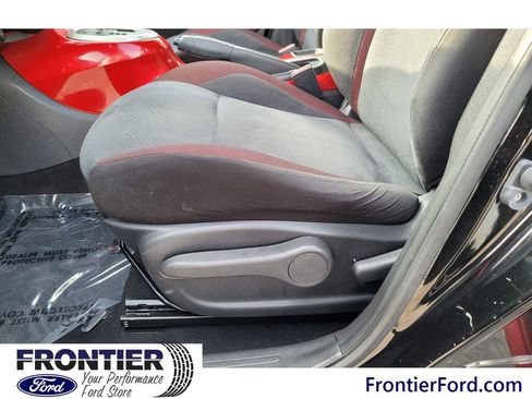 Used 2016 Nissan Juke SV w/ Cold Weather Package image 13