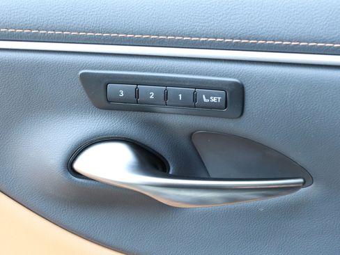 Certified 2025 Lexus ES 350 w/ Premium Package image 13