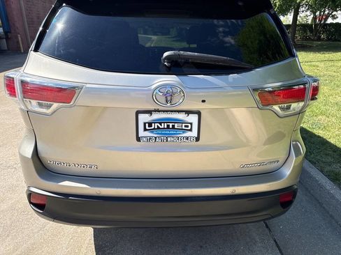 Used 2016 Toyota Highlander Limited AWD/4WD image 7