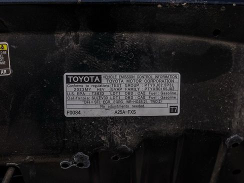 Used 2023 Toyota RAV4 LE image 33