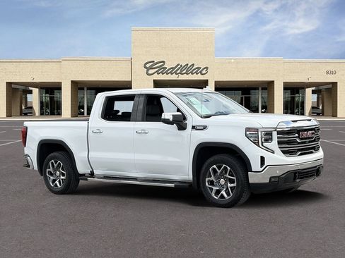 Used 2023 GMC Sierra 1500 SLT w/ SLT Premium Plus Package AWD/4WD image 3