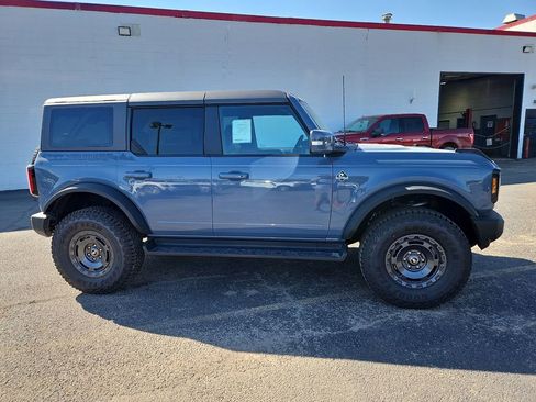 New 2025 Ford Bronco Outer Banks w/ Sasquatch Package image 14