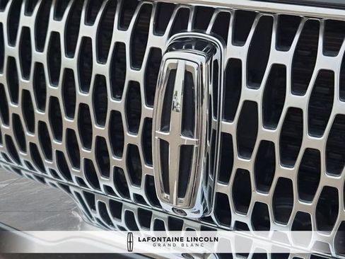 Used 2023 Lincoln Nautilus Reserve w/ Equipment Group 201A AWD/4WD image 9