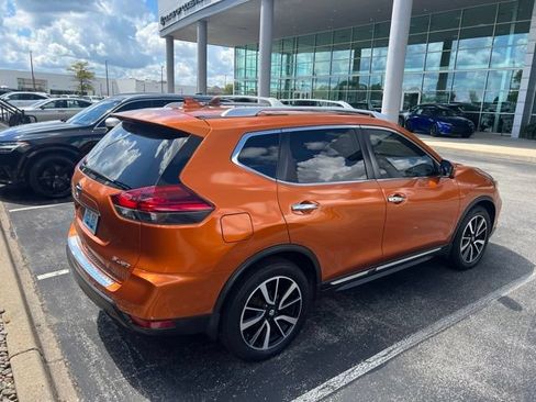 Used 2017 Nissan Rogue SL w/ SL Premium Package AWD/4WD image 3