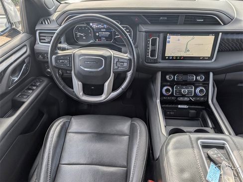 Used 2021 GMC Yukon Denali w/ Advanced Technology Package image 27