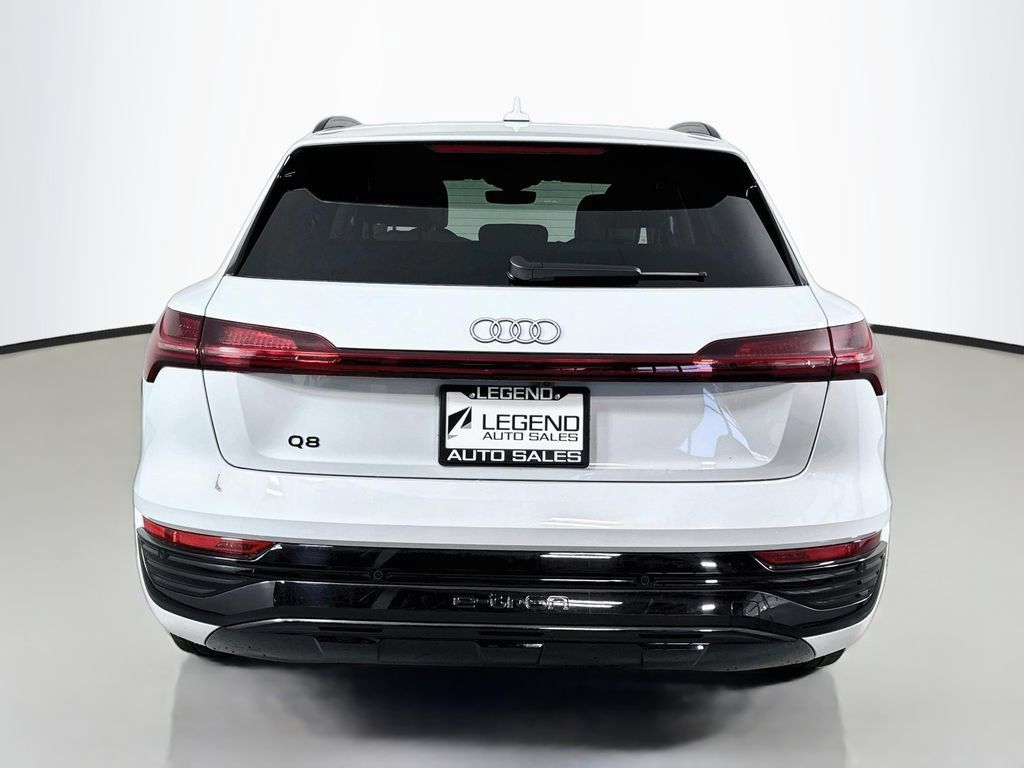 Used 2024 Audi Q8 e-tron Premium AWD/4WD image 7