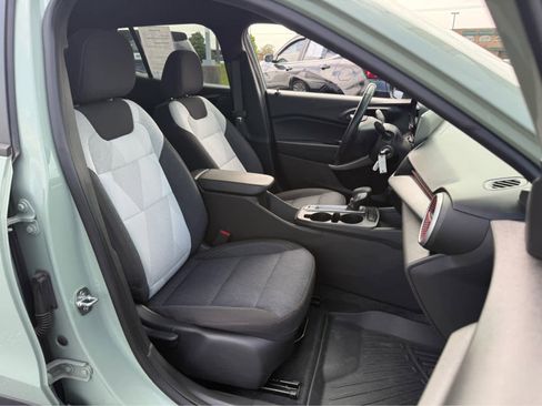 Used 2024 Chevrolet Trax RS w/ Driver Confidence Package FWD image 19