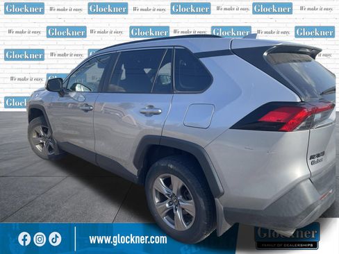 Used 2022 Toyota RAV4 XLE AWD/4WD image 5