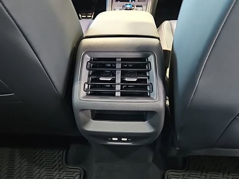 New 2026 Volkswagen Tiguan SE R-Line FWD image 18