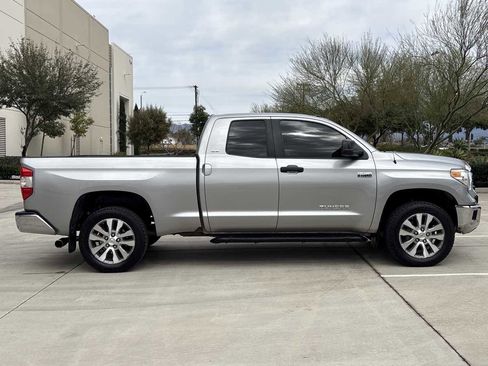 Used 2017 Toyota Tundra SR5 image 2