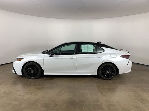 Used 2024 Toyota Camry XSE image 17