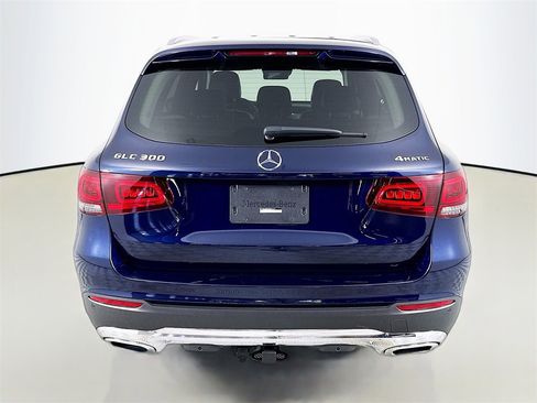 Used 2021 Mercedes-Benz GLC 300 4MATIC w/ Premium Package image 10