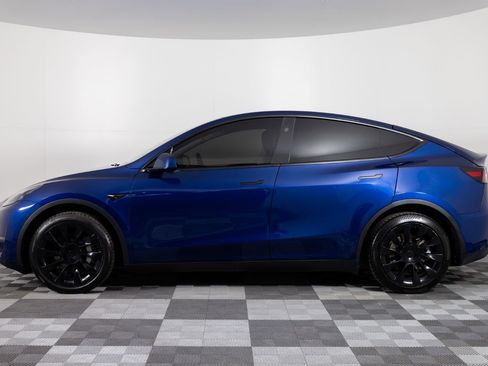 Used 2024 Tesla Model Y Long Range image 3