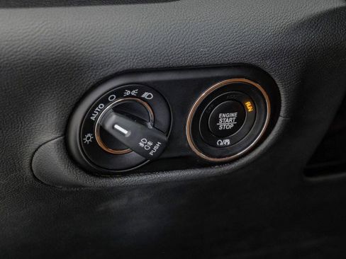 Used 2017 Maserati Levante S image 25