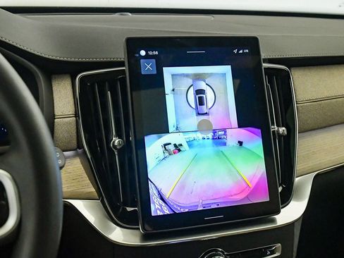 New 2026 Volvo XC90 B5 Plus w/ Protection Package image 25