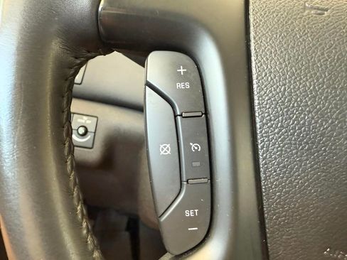 Used 2011 Buick Enclave CXL image 48